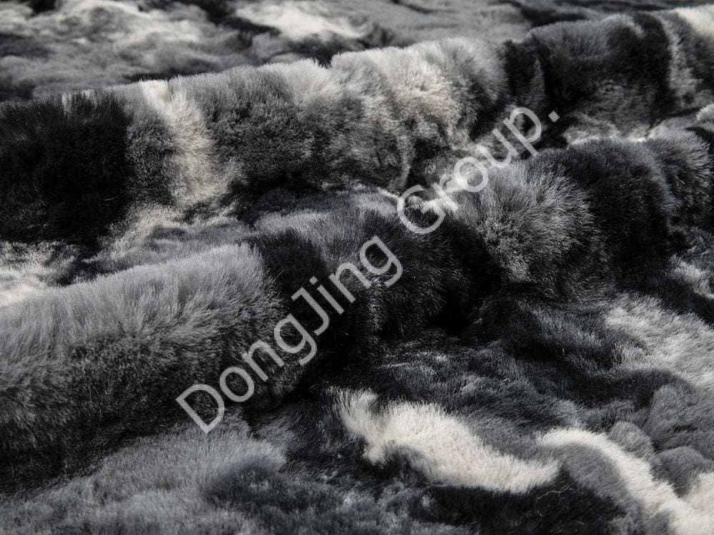 9T1342-Este cabelo de coelho escova de impressão de flores de corte branco faux fur fabric