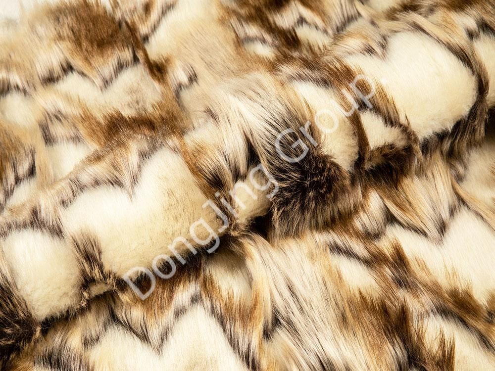 9W1150-Coelho pontiagudo tingido de marrom e branco faux fur fabric